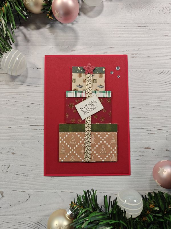 Carte de voeux pile de cadeaux