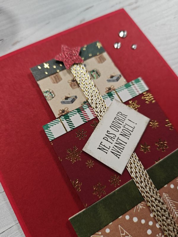 Carte de voeux pile de cadeaux – Image 2