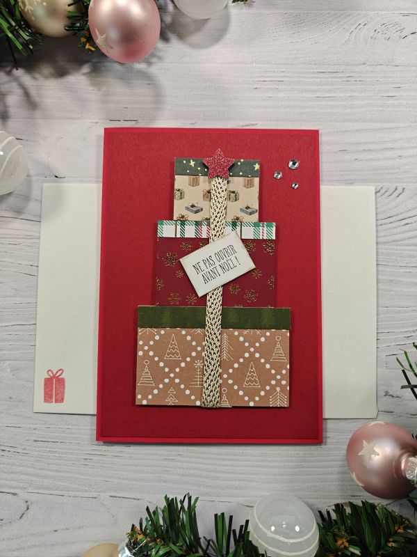 Carte de voeux pile de cadeaux – Image 3